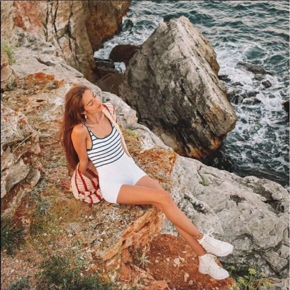 Zara Limitless Contour Strappy Seamless Unitard white with Blue Stripe - Picture 12 of 15